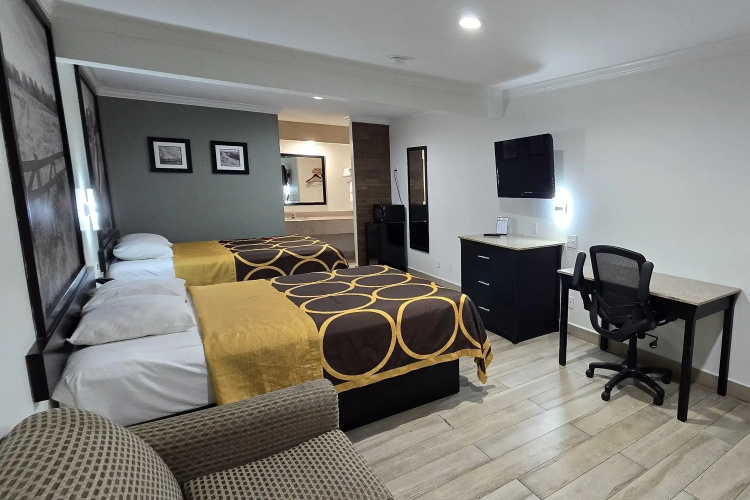 Super 8 Wyndham McAllen Downtown- City Center-Plaza Mall-Airport