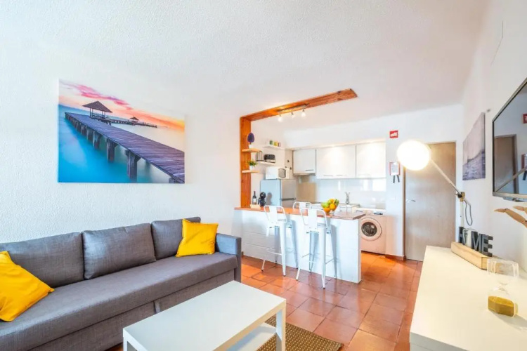 #065 Vila Magna Flat with Pool by Home Holidays