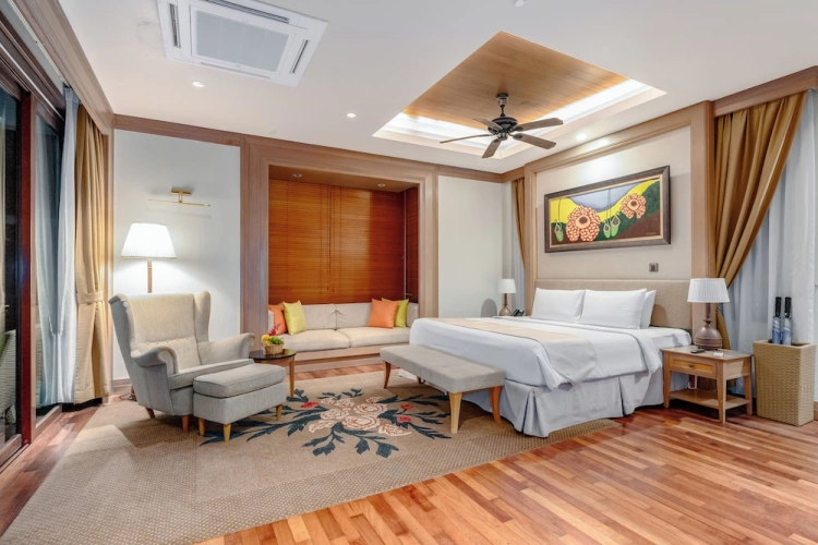 Family Villa with balcony and with sea view