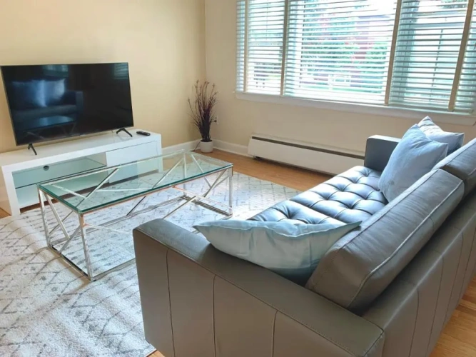 3 Bedrooms Apartment