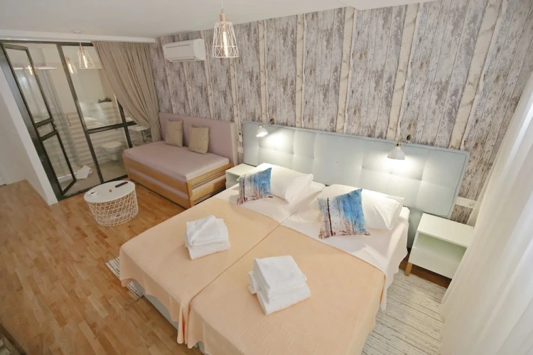 Standard Double room with city view