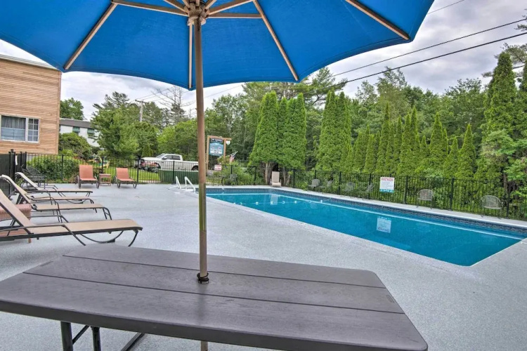 Charming Jacuzzi-suite - Walk to Parson's Beach!