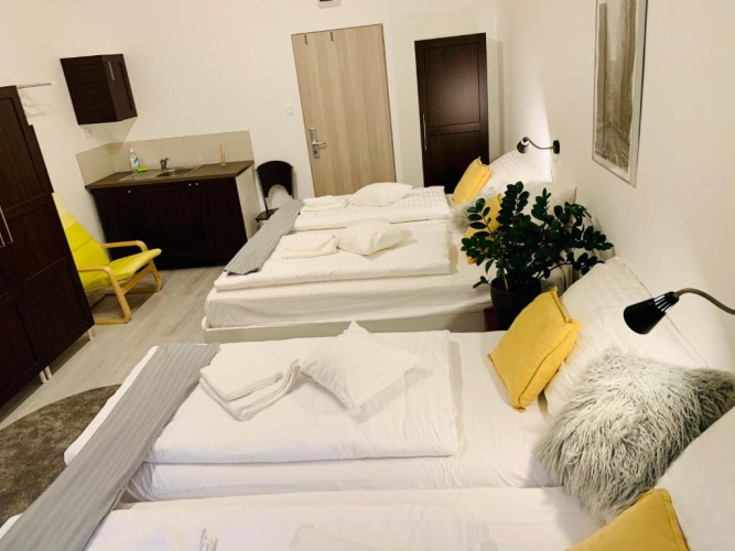 Economy Quadruple room