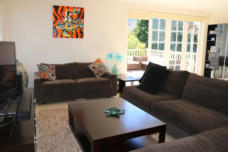Spacious 4 Bedroom Seaside Gem