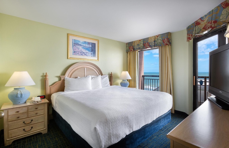 3 Bedrooms Apartment with balcony and oceanfront