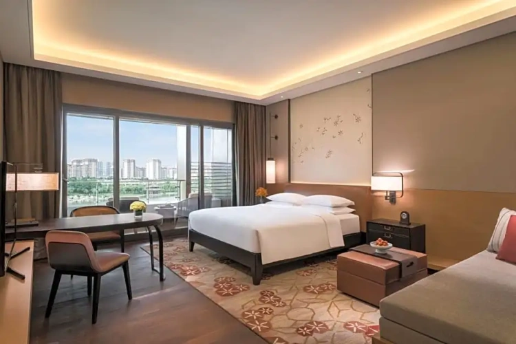 Double Club Access room