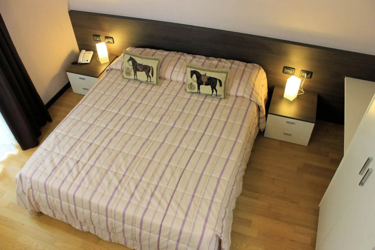 EQ Hotel