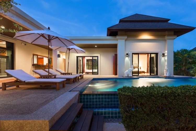 2 Bedrooms Villa
