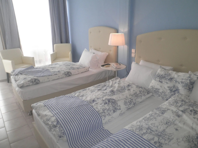 Seafront Studios & Apartments
