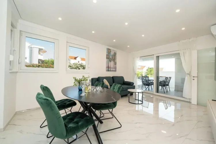 2 Bedrooms Deluxe Apartment with pool view