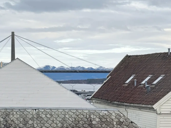 2 Bedrooms Cottage with city view