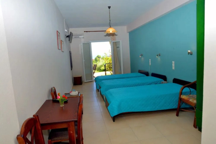 Alexandros Apartments
