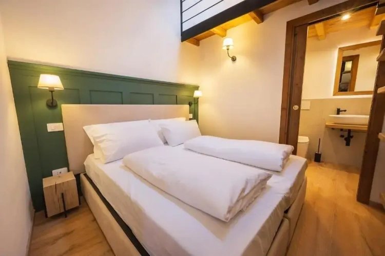 Deluxe Triple room with mountain view