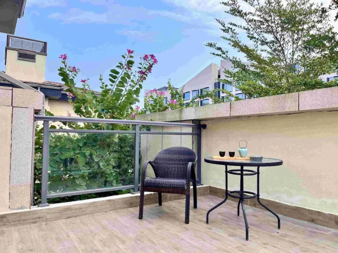 Lujiang Mega Hotel