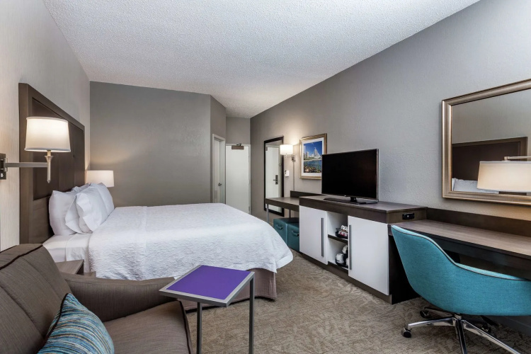 Hampton Inn Milwaukee-Airport
