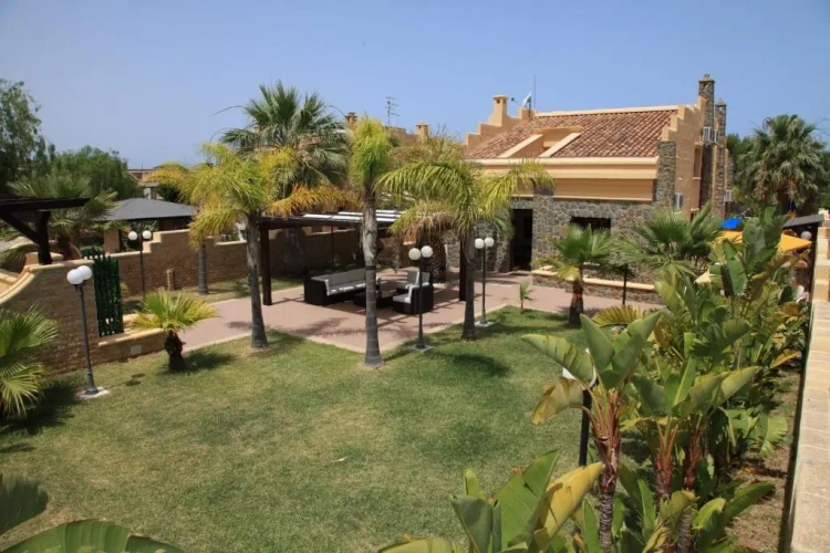 4 Bedrooms Duplex Villa