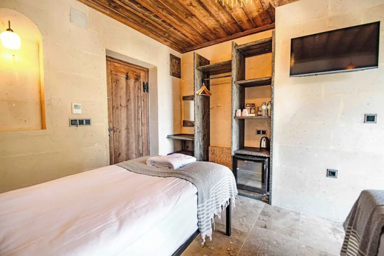 Alika Castle House
