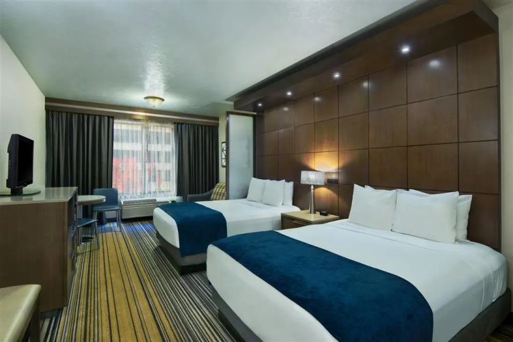 Oxford Suites Downtown Spokane