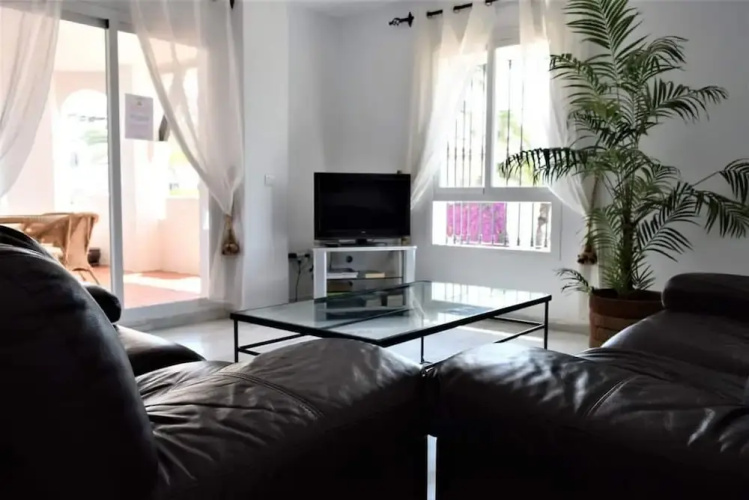 Bright 2 Bedroom First Floor F-4