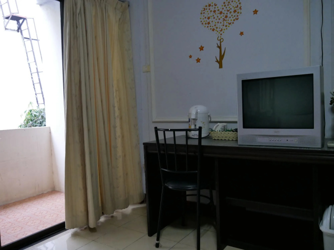 Phuttipong Apartment
