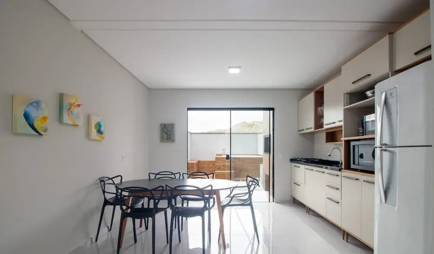 House w/ BBQ and Jacuzzi Adr0002