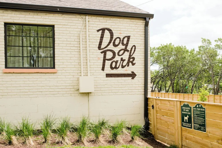 Salt Ranch Hotel - Hendersonville, TN