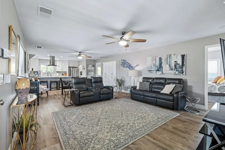 4BR Beach House Spacious Steps From Sand