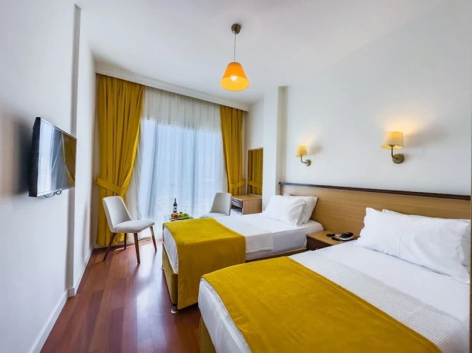 Standard Twin room with sea view
