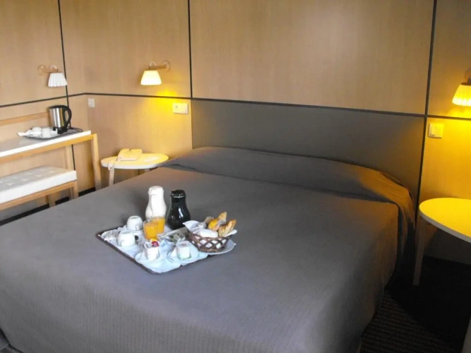 Standard Double room with city view