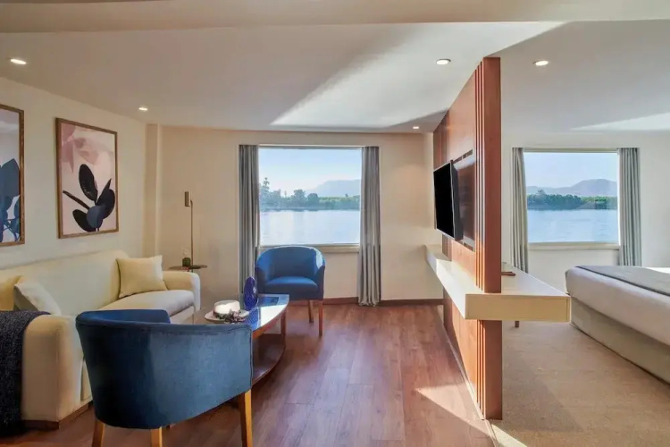 Mövenpick MS Royal Lotus