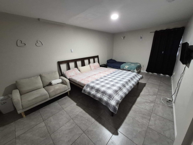 Modern Quiet Suite