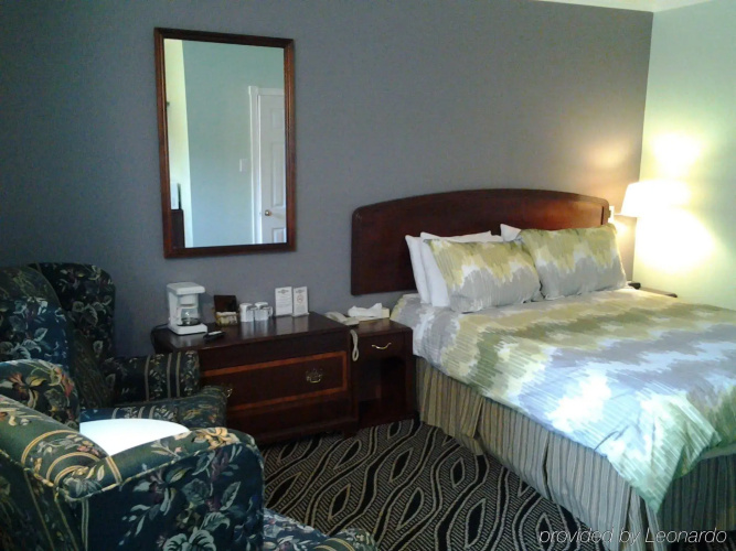 Lakeshore Suites