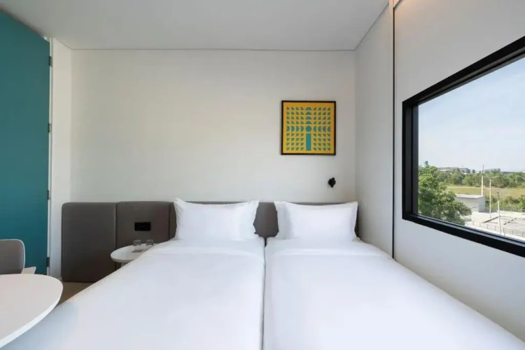 Standard Twin room