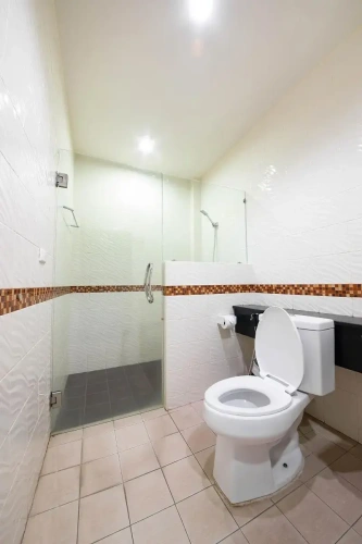 Standard Quadruple room with city view