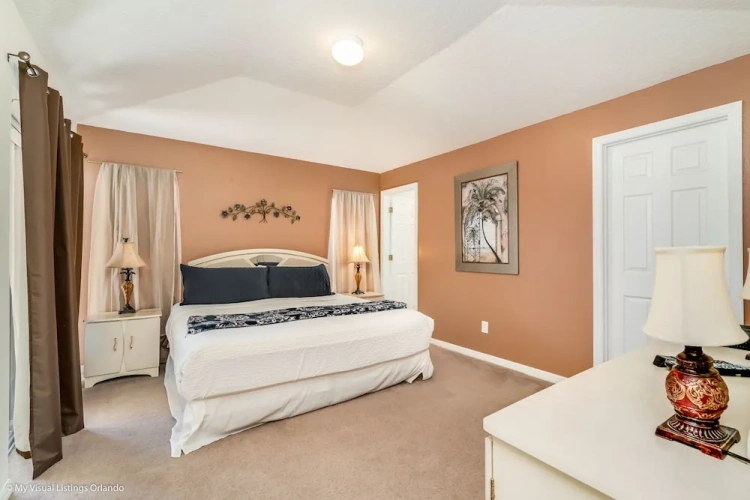4 Bedrooms Cottage