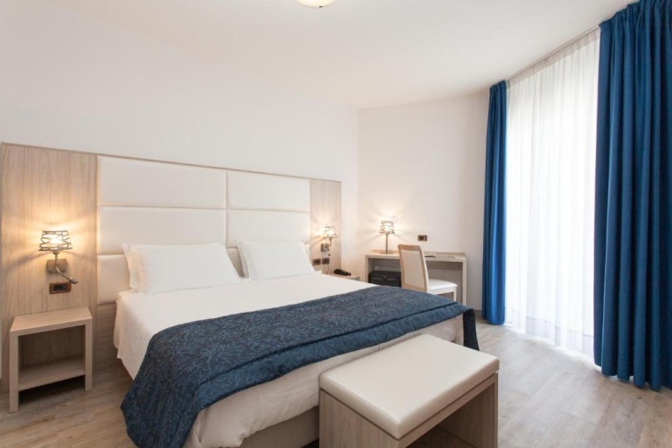 Comfort Double room with partial sea view
