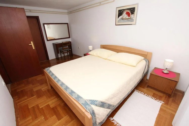 Apartments and Room Silvana