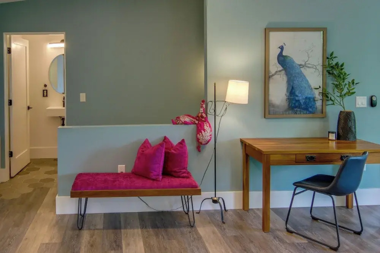 Modern Fairview Retreat: Spacious Deck + Mtn View!