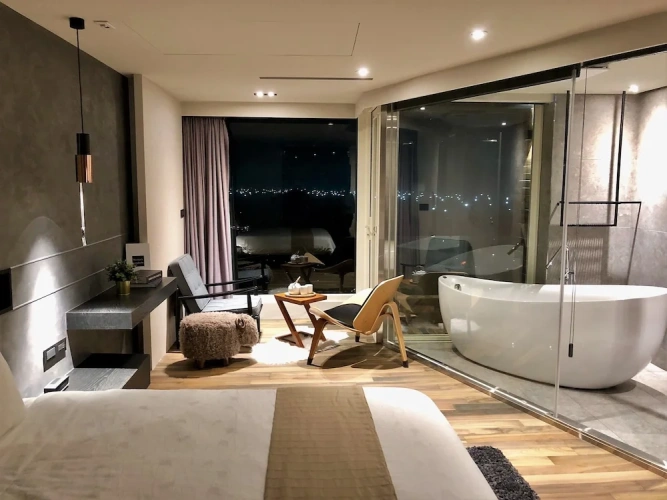 1 Bedroom Grand Double room with balcony and with ocean view
