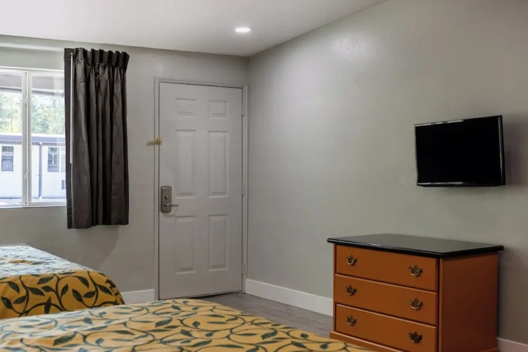 Deluxe Quadruple Suite