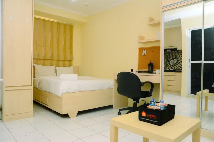 Chic and Cozy Studio Apartment at Menteng Square