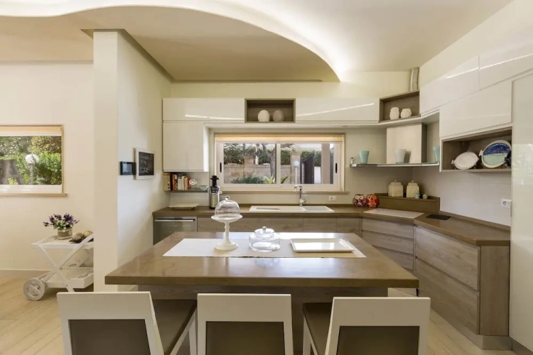 3 Bedrooms Luxury Villa