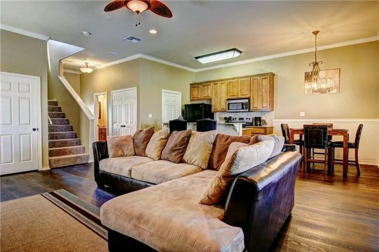 2BR 2BA Beautiful House with Ocean Views by RedAwning