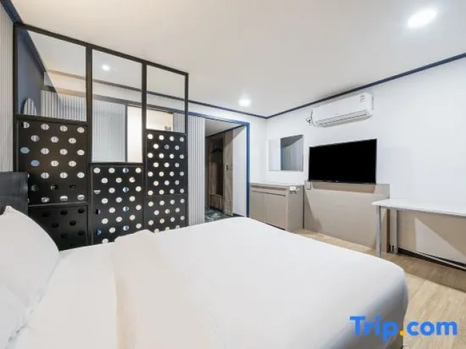 Deluxe Triple Family room