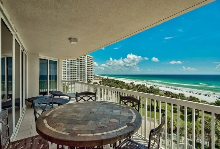 3 Bedrooms Cottage beachfront
