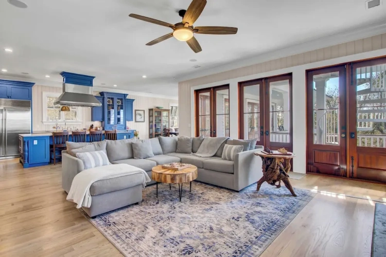 Steps to the Beach! Pool, Gym, Game Room, Movie Theater 3301 Palm by Avantstay