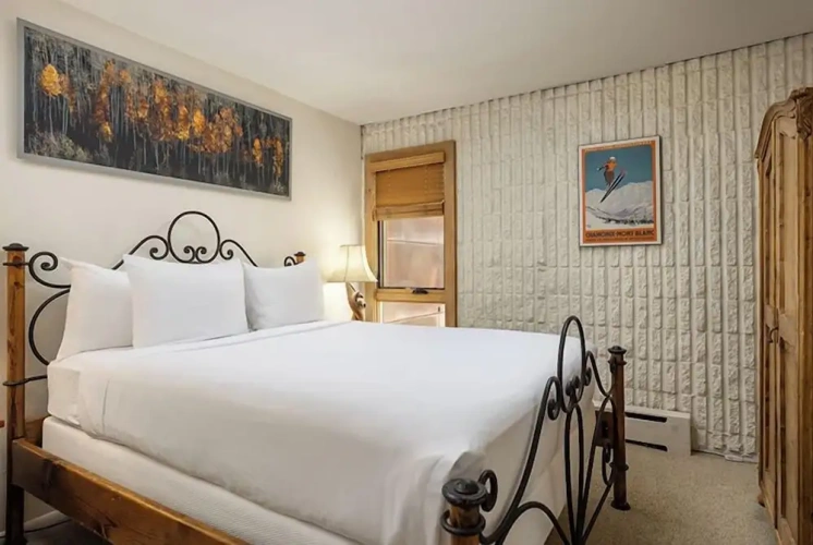 2 Bedrooms Apartment