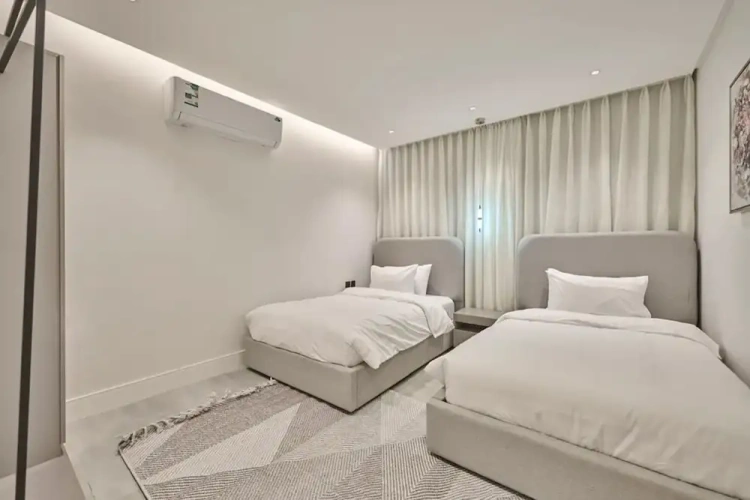 2 Bedrooms Apartment