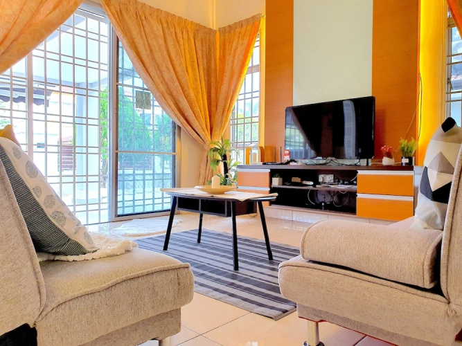 Kota Kemuning Private House by BeeStay