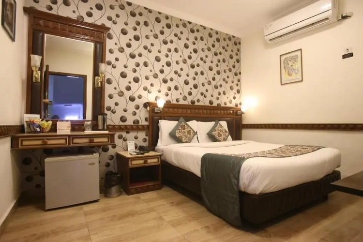 Premier room
